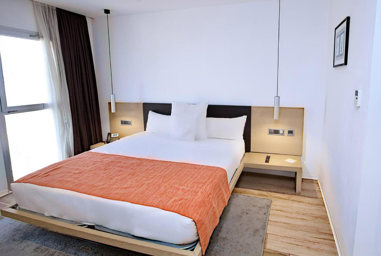 Sv Chrome Hotel Абуджа Екстериор снимка