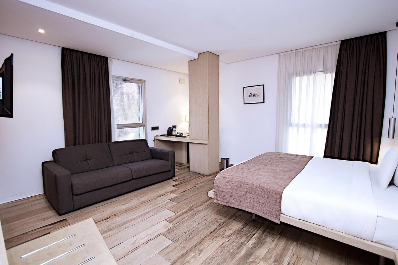 Sv Chrome Hotel Абуджа Екстериор снимка