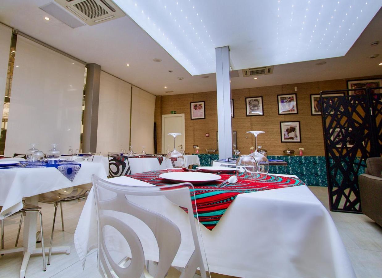 Sv Chrome Hotel Абуджа Екстериор снимка