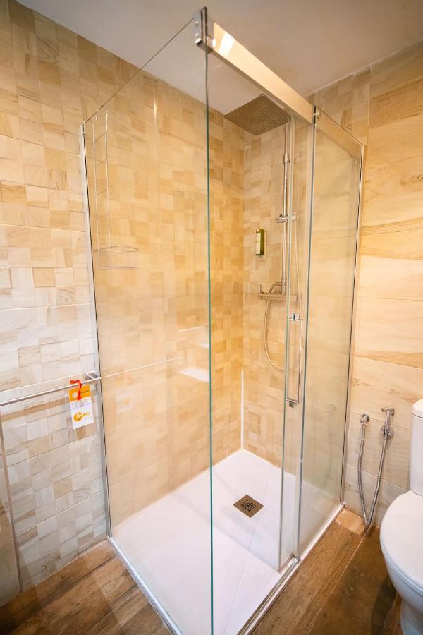 Sv Chrome Hotel Абуджа Екстериор снимка