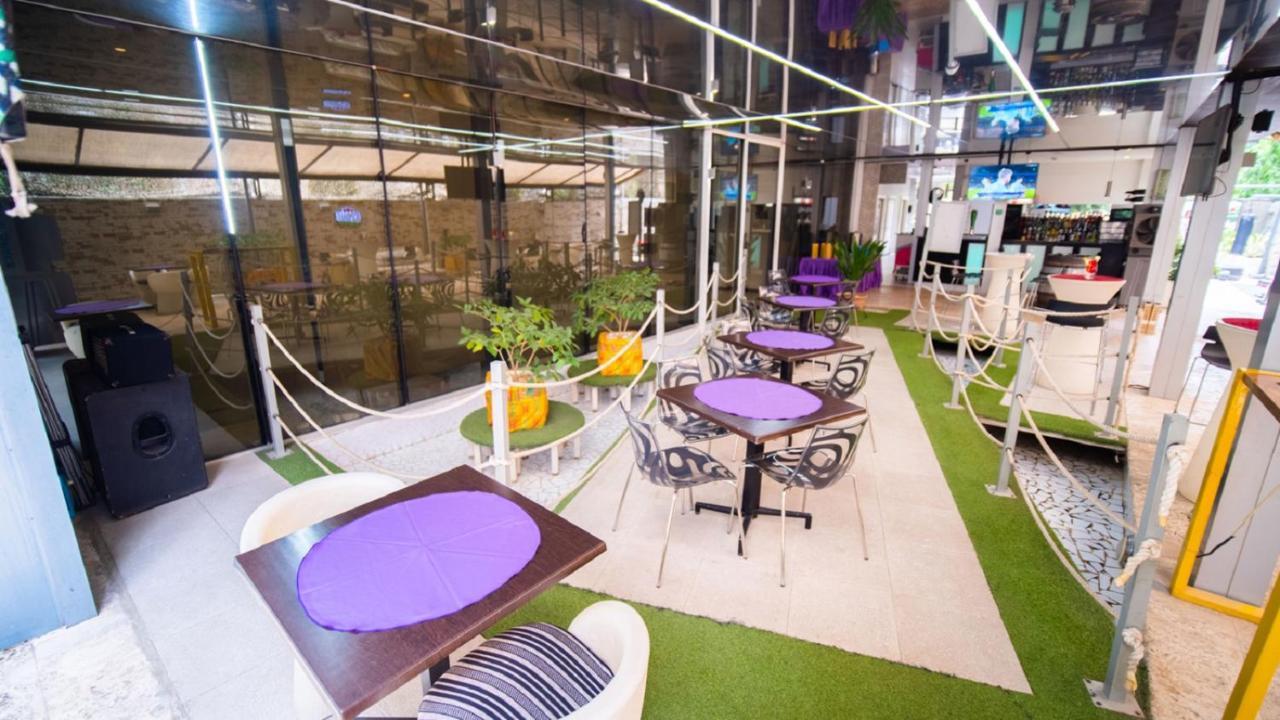 Sv Chrome Hotel Абуджа Екстериор снимка