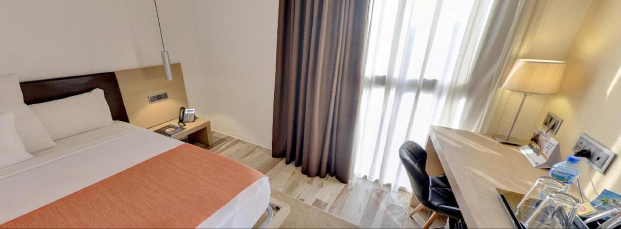 Sv Chrome Hotel Абуджа Екстериор снимка