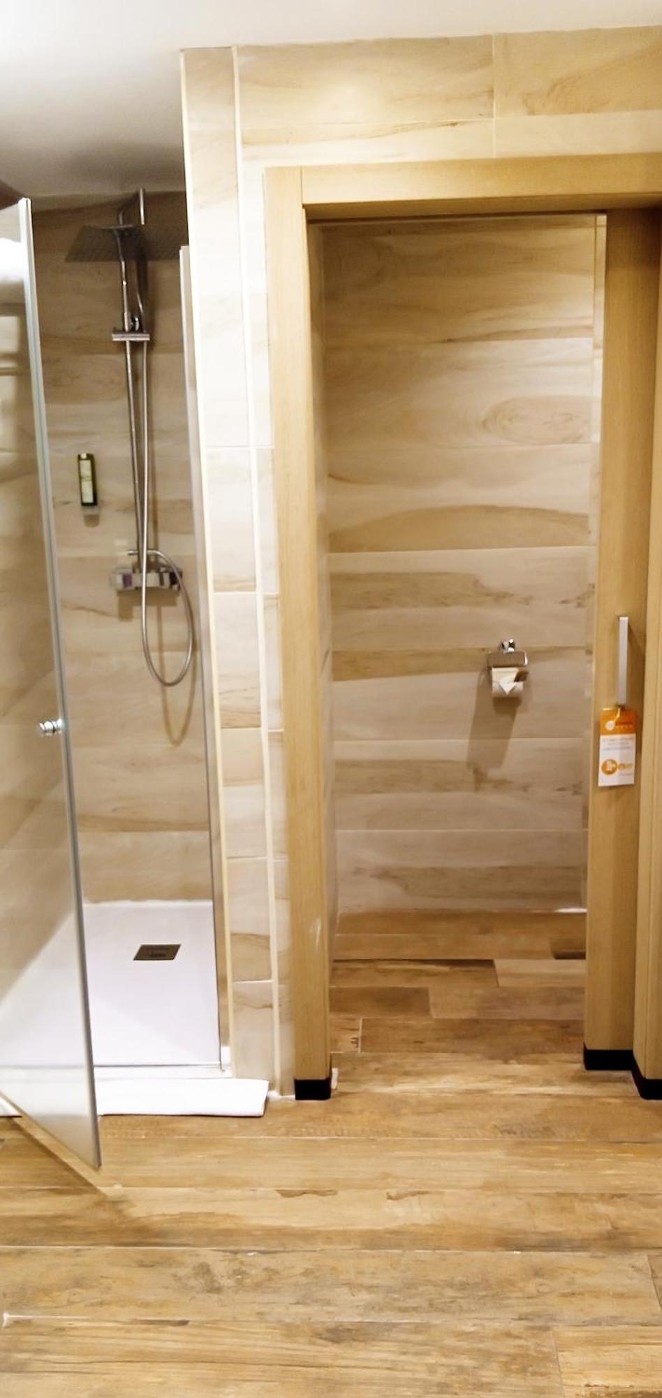 Sv Chrome Hotel Абуджа Екстериор снимка