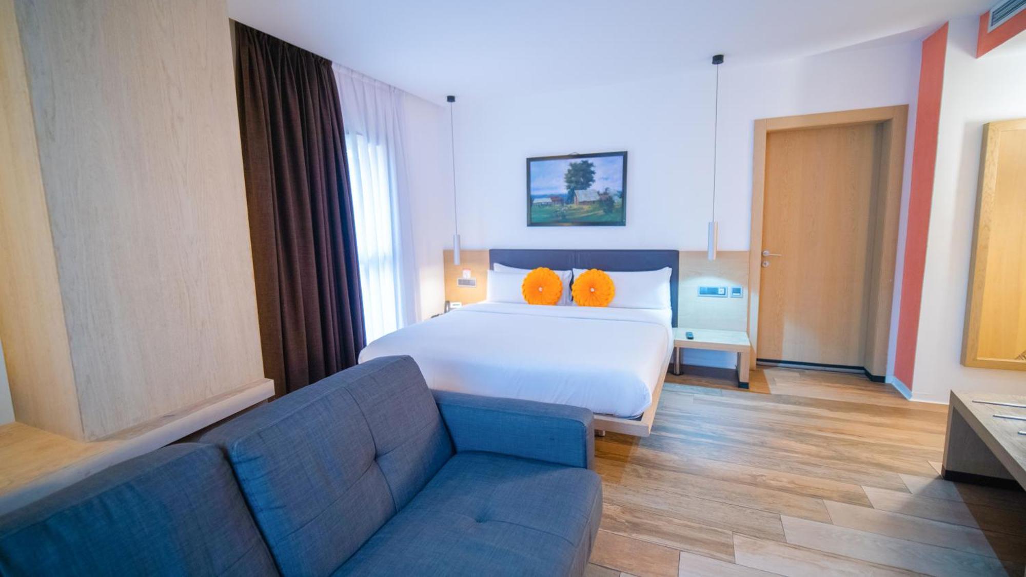 Sv Chrome Hotel Абуджа Екстериор снимка